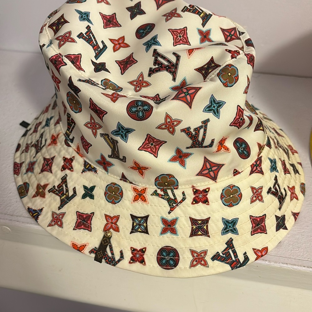 Women’s Louis Vuitton hat